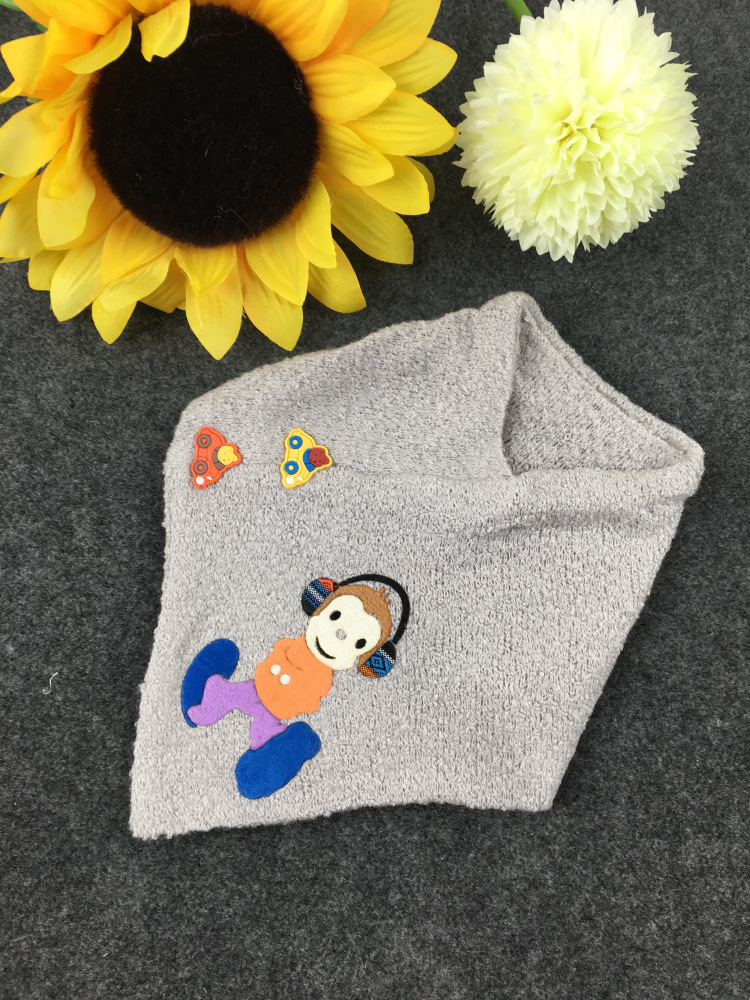 2016新款儿童绒三角巾儿童口水巾宝宝三角围嘴潮牌口水肩批发