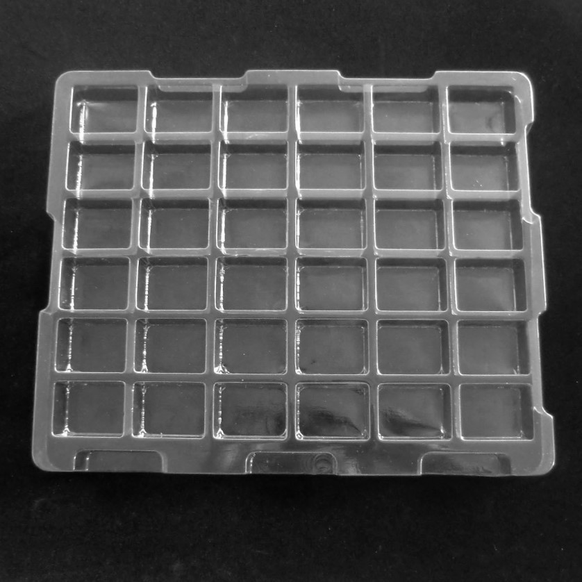 厂家定zhi吸塑:五金吸塑托盘 pvc周转吸塑托盘 防电塑胶托盘