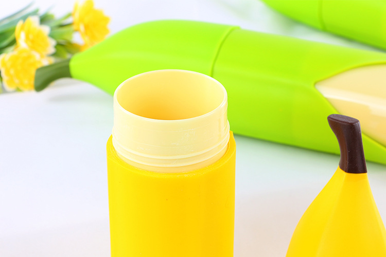 新款创意香蕉水杯 220ml塑料杯子 十元店货源 义乌百货批发