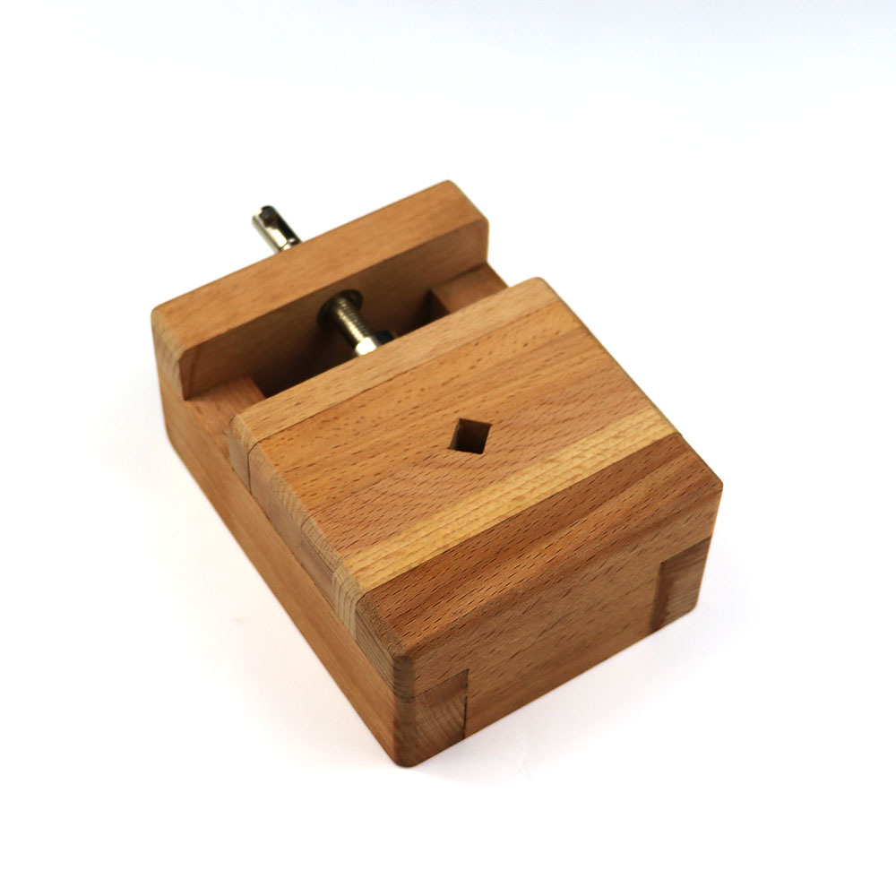 批发天然实木本色篆刻工具精制大号榉木井字固定印章夹具篆刻印床