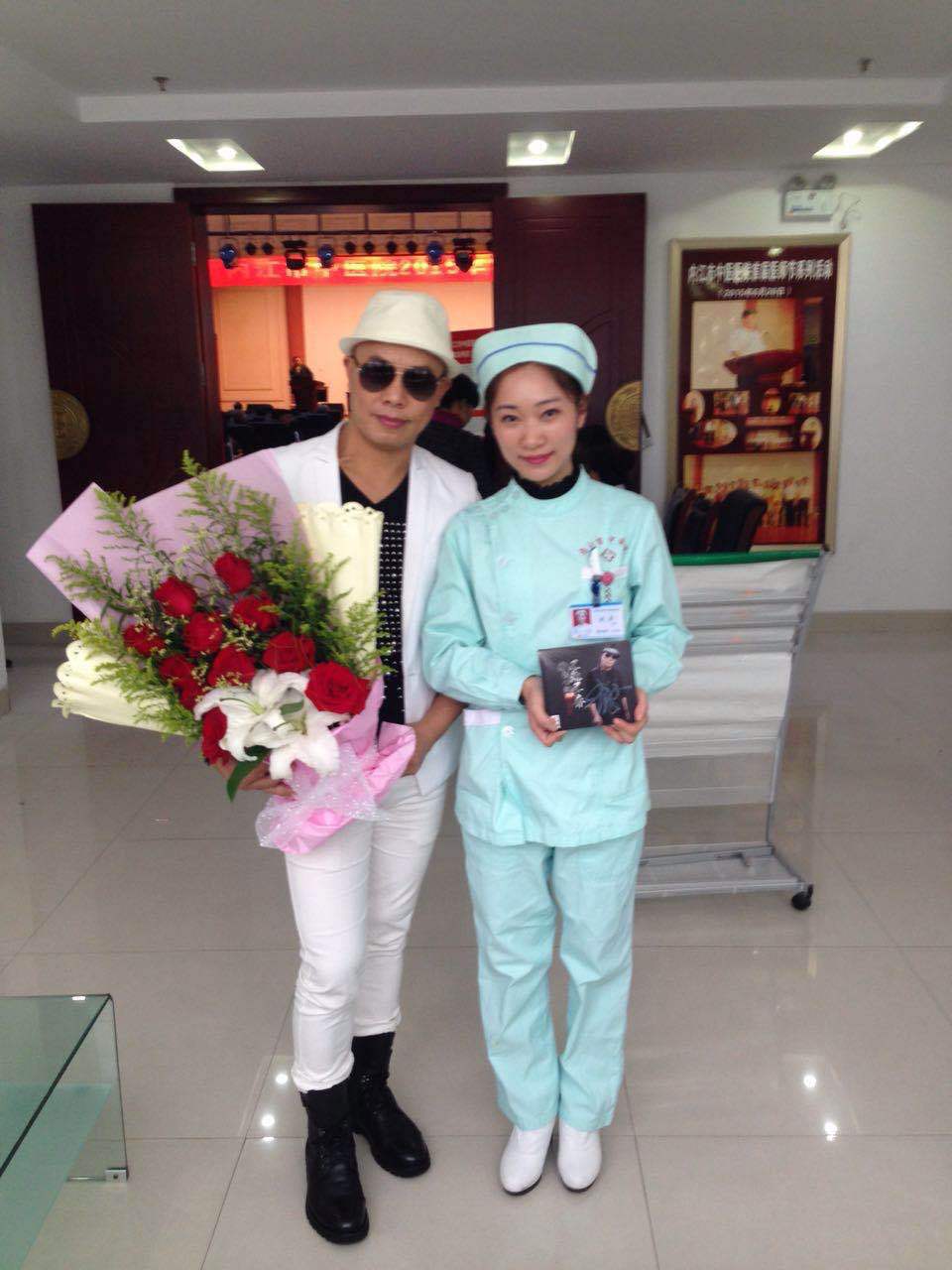 歌手戈浪即将出院 用乐观心态唱出音乐之美