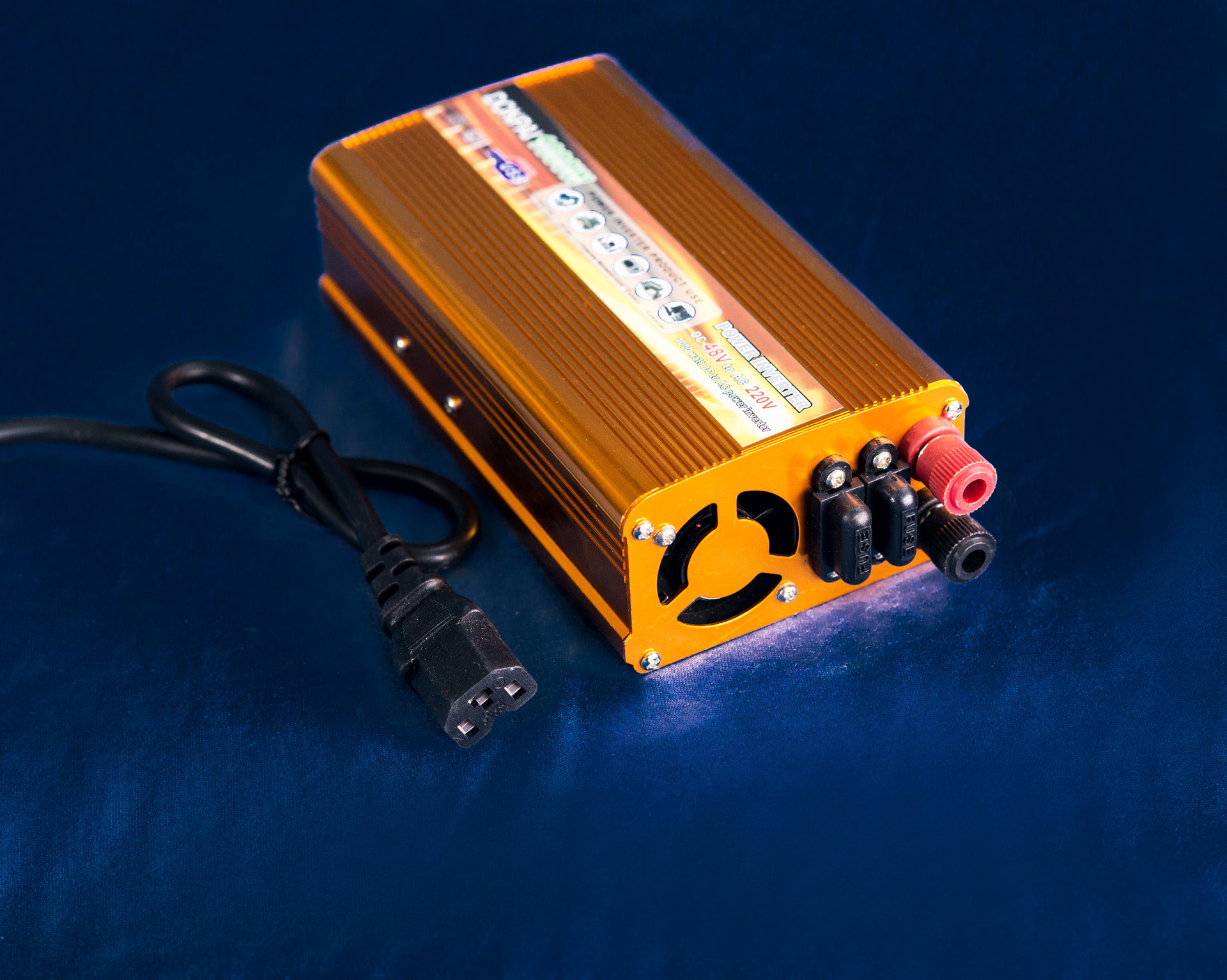 东派电源逆变器 外置双保险设计 带usb输出 大量批发销售