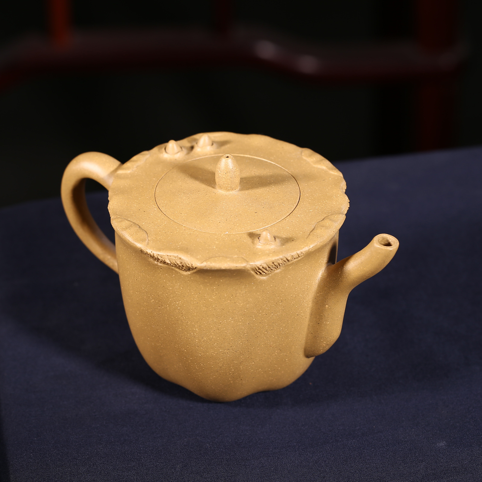 h2629 宜兴正品紫砂 段泥高莲子壶