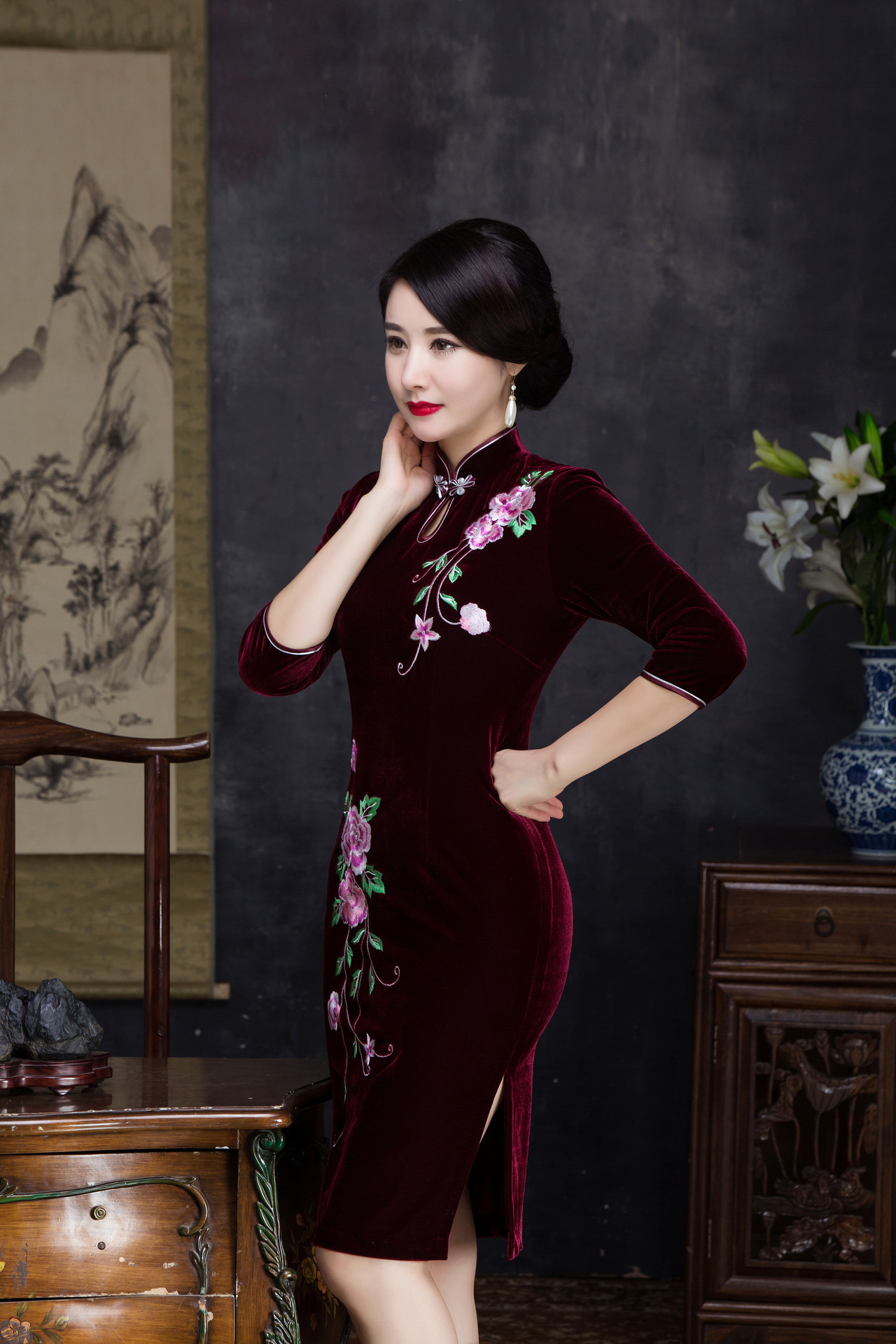 厂家新款金丝绒旗袍 复古旗袍唐装婚礼 绣花时尚高档修身短款中袖