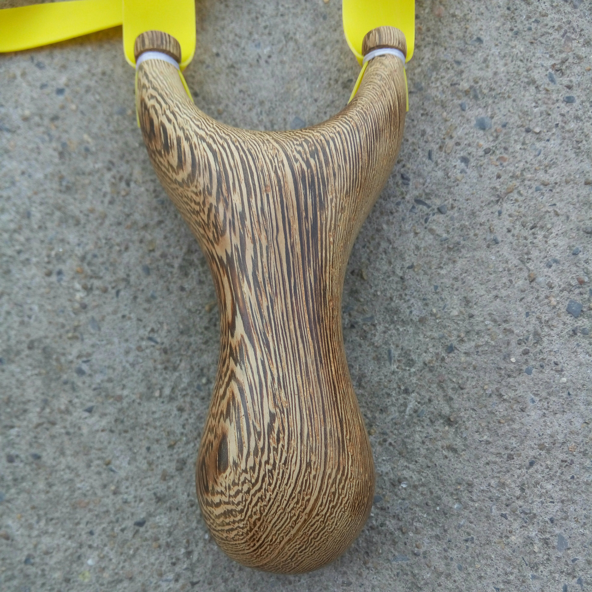 弹弓户外鸡翅木飞虎弹弓扁皮弹弓传统非金属