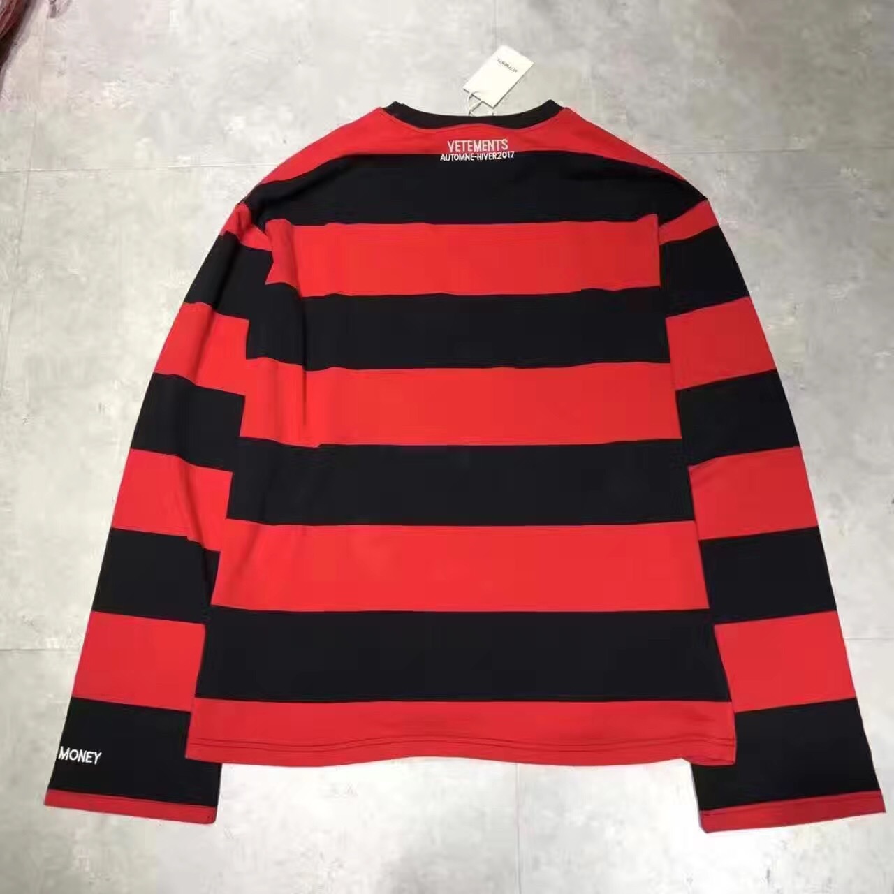 vetements欧美复古oversize宽松黑红条纹 男女款长袖t恤 女
