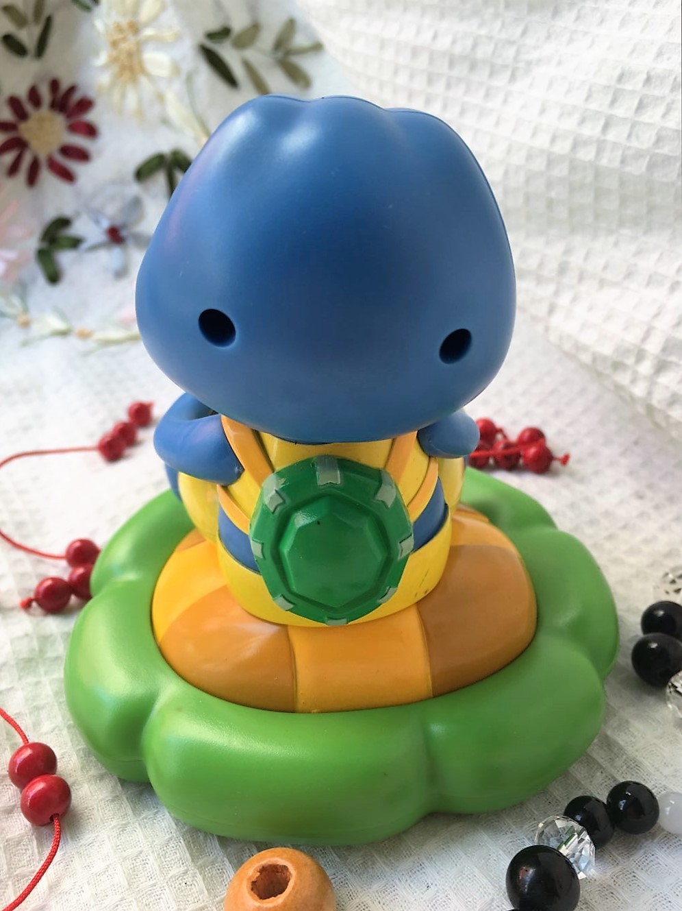 新款太阳能玩娃憨八龟系列精品汽车摆件内饰用品车载车饰摇头公仔