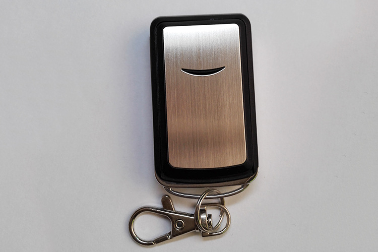 厂家电动车库门钥匙 无线复制对码 汽车四键万能门禁遥控器批发