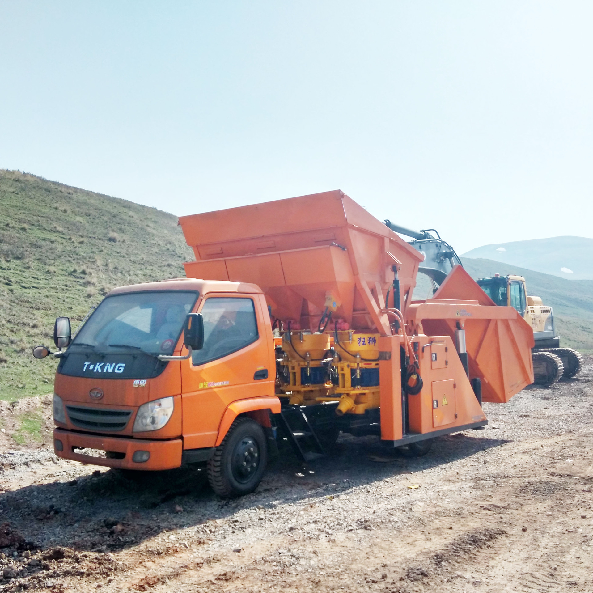 狂狮 喷浆车 混凝土连续自动上料喷浆车
