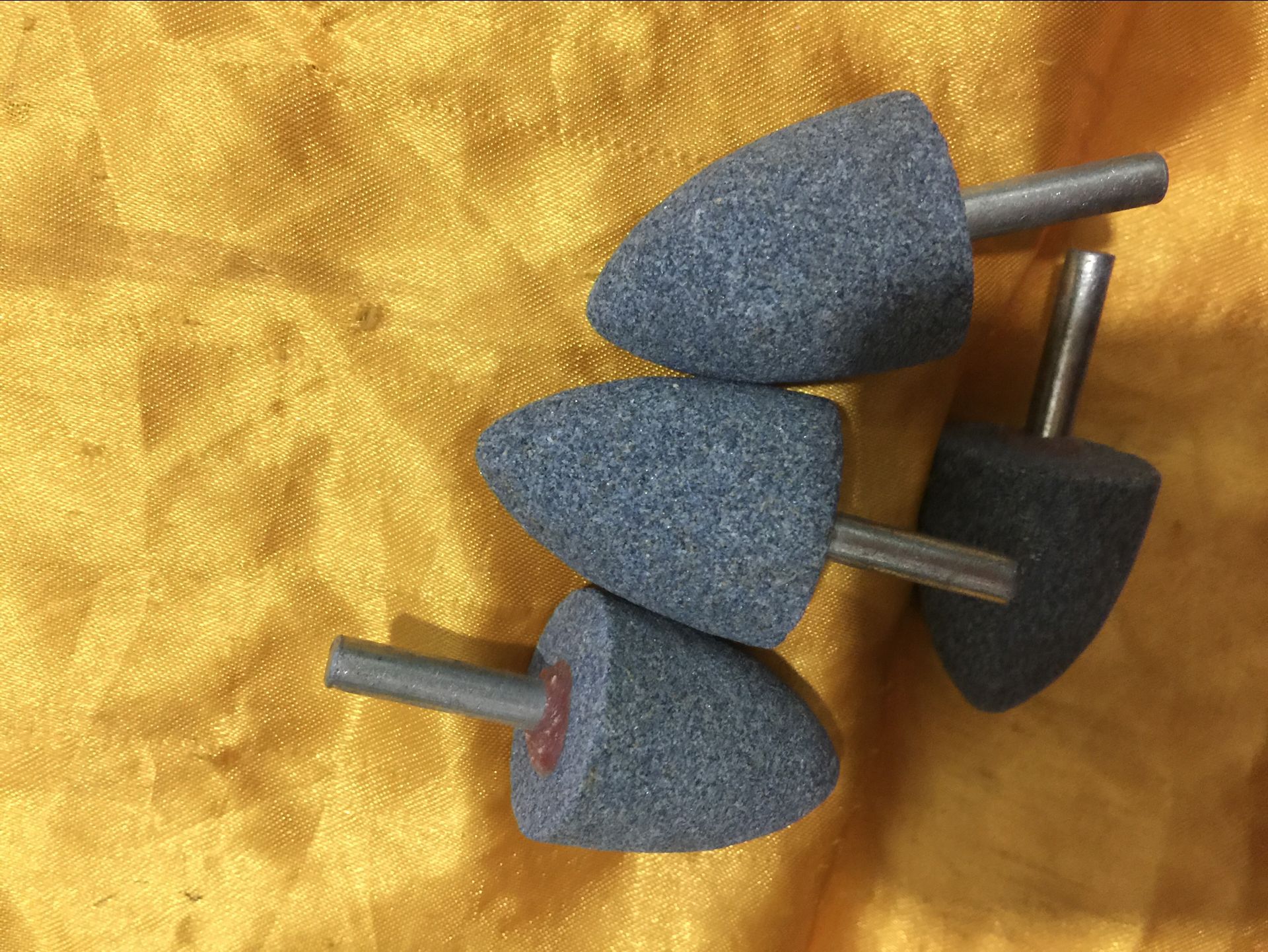 棕刚玉磨头 砂轮磨头 锥形磨头子弹型磨头直径a30椭圆6柄风电磨头