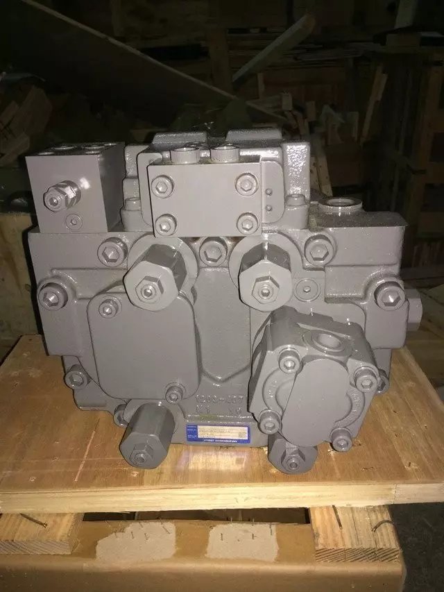 东芝液压泵pvc8080r1nso16-yp9 玉柴挖掘机135大泵 多路阀 配件