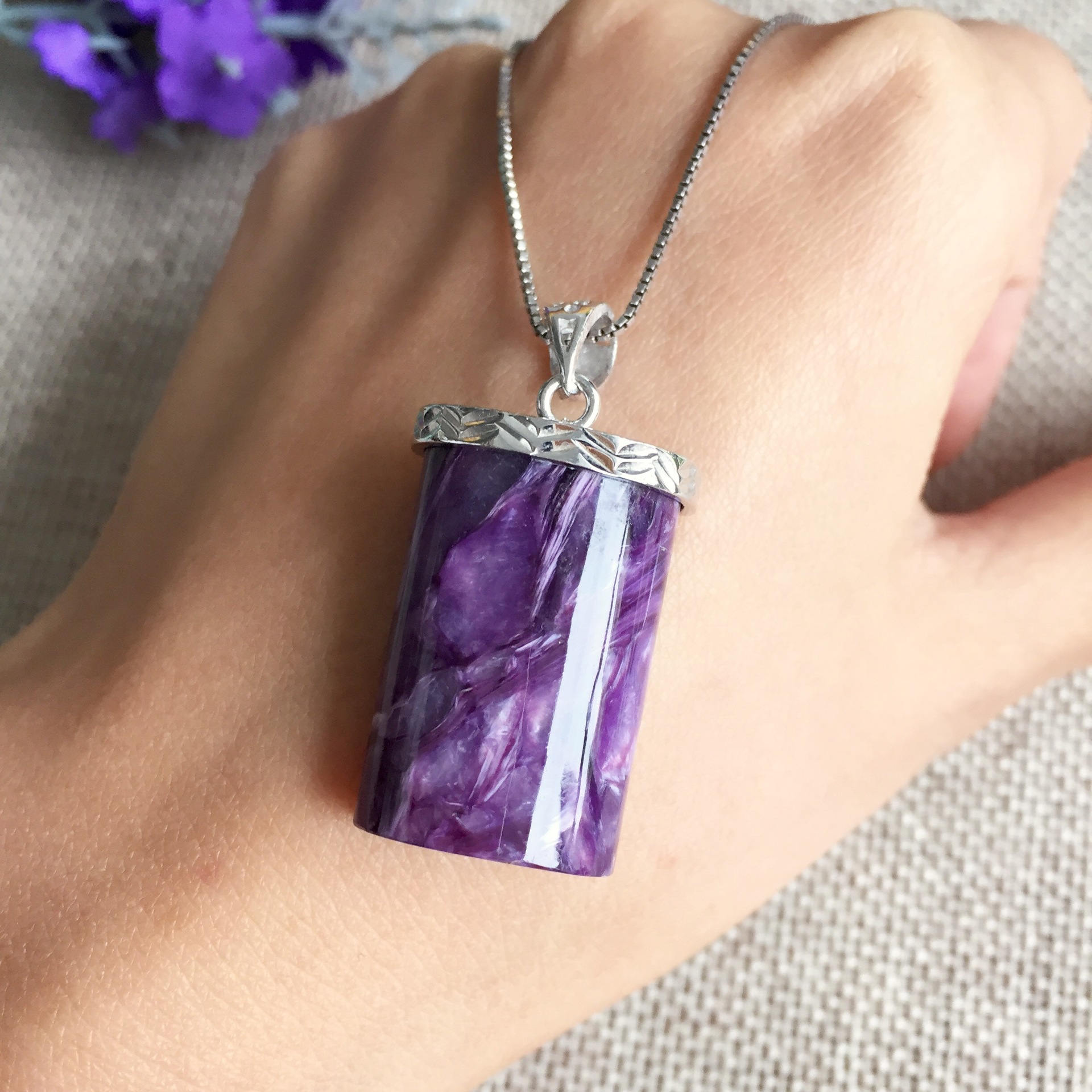 ***紫龙晶水滴吊坠 纹路清晰 无瑕疵 925纯银镶嵌 查.