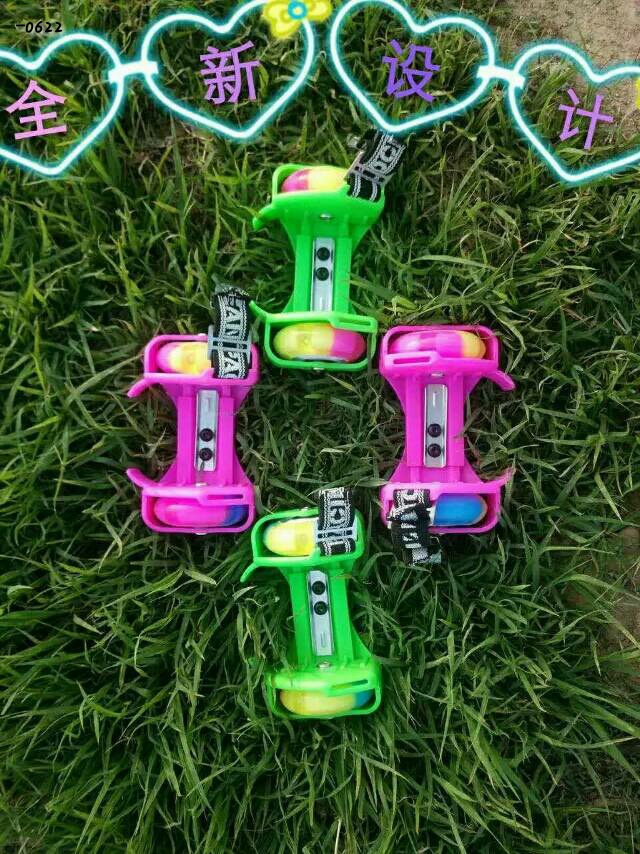 新款 厂家直销 风火轮 pu闪光轮 轮滑 风火轮