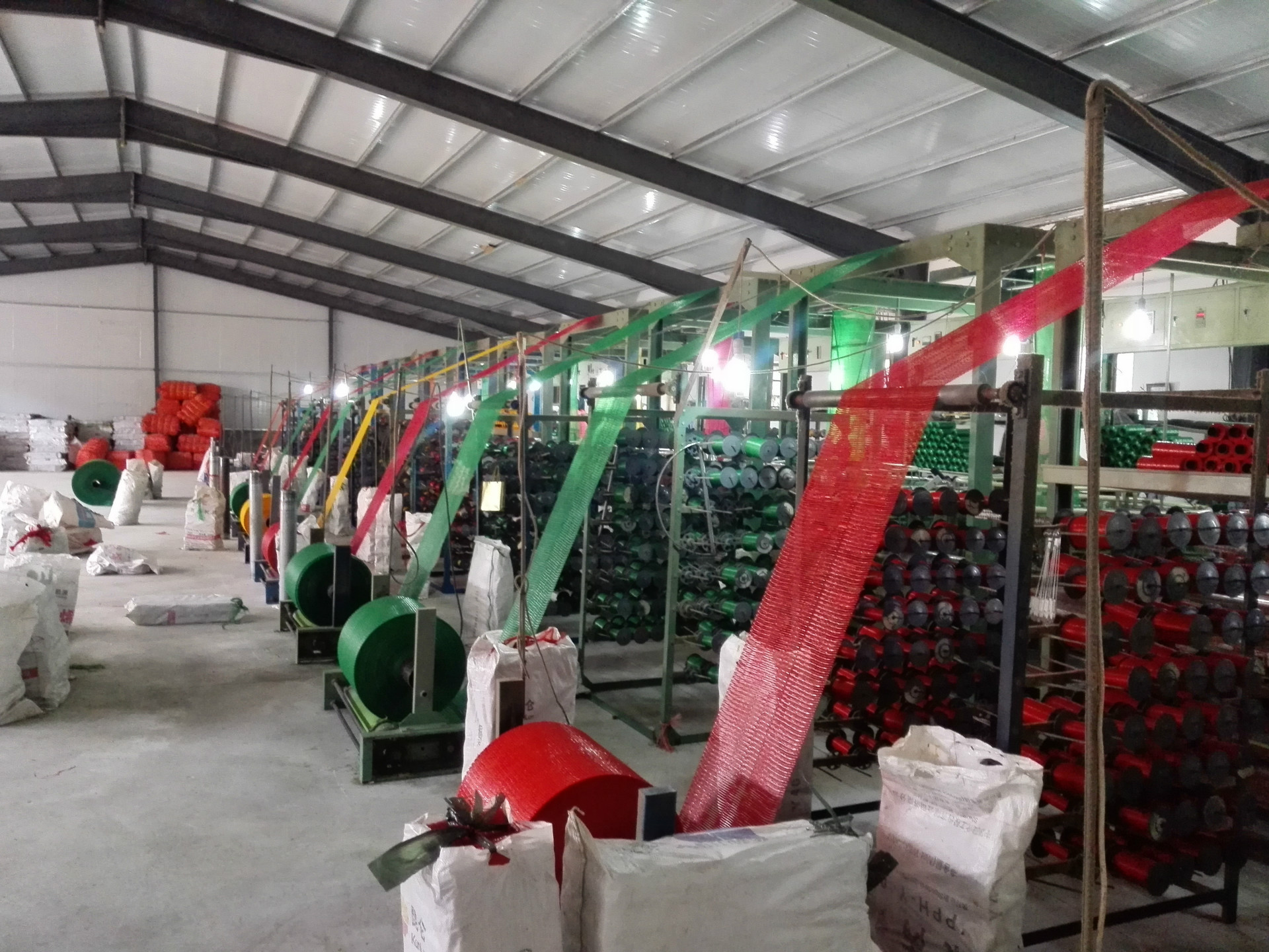 类型 复合编织袋 针织网眼袋以hdpe(进口聚乙烯全新料)为材质,网袋成