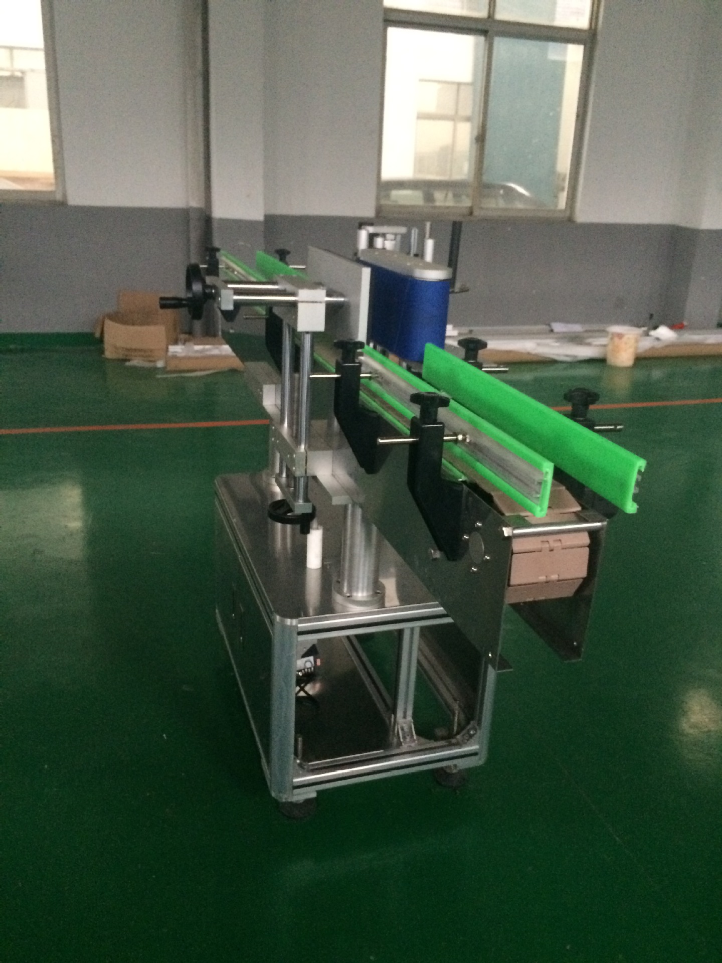 洗手液贴标机消毒液贴标机日化用品贴标机