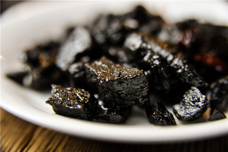 黑咸菜瓶装 咸菜批发 开胃咸菜疙瘩 特产