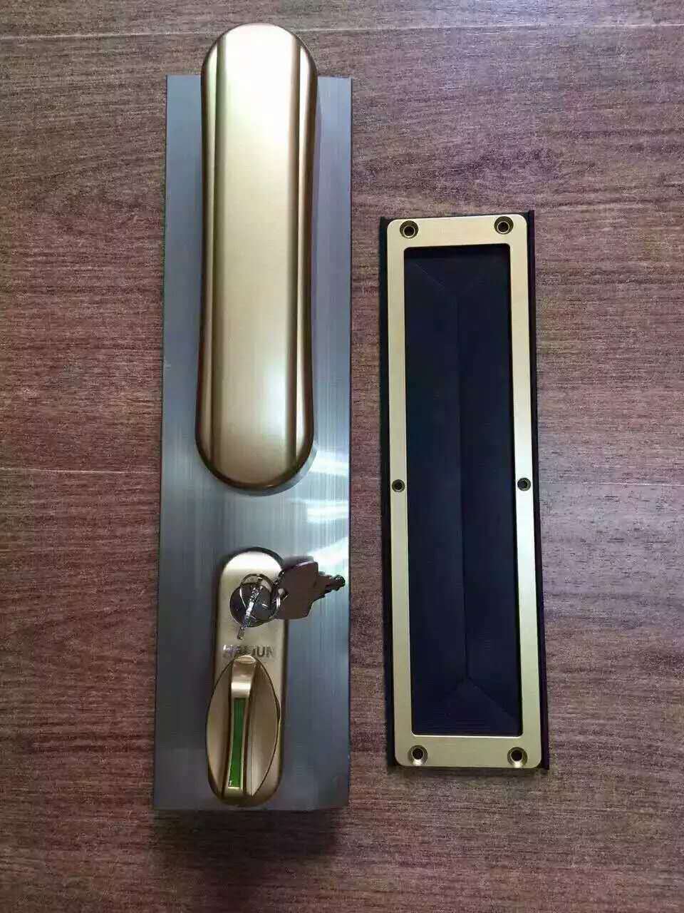 精装一体金钢网窗口袋锁