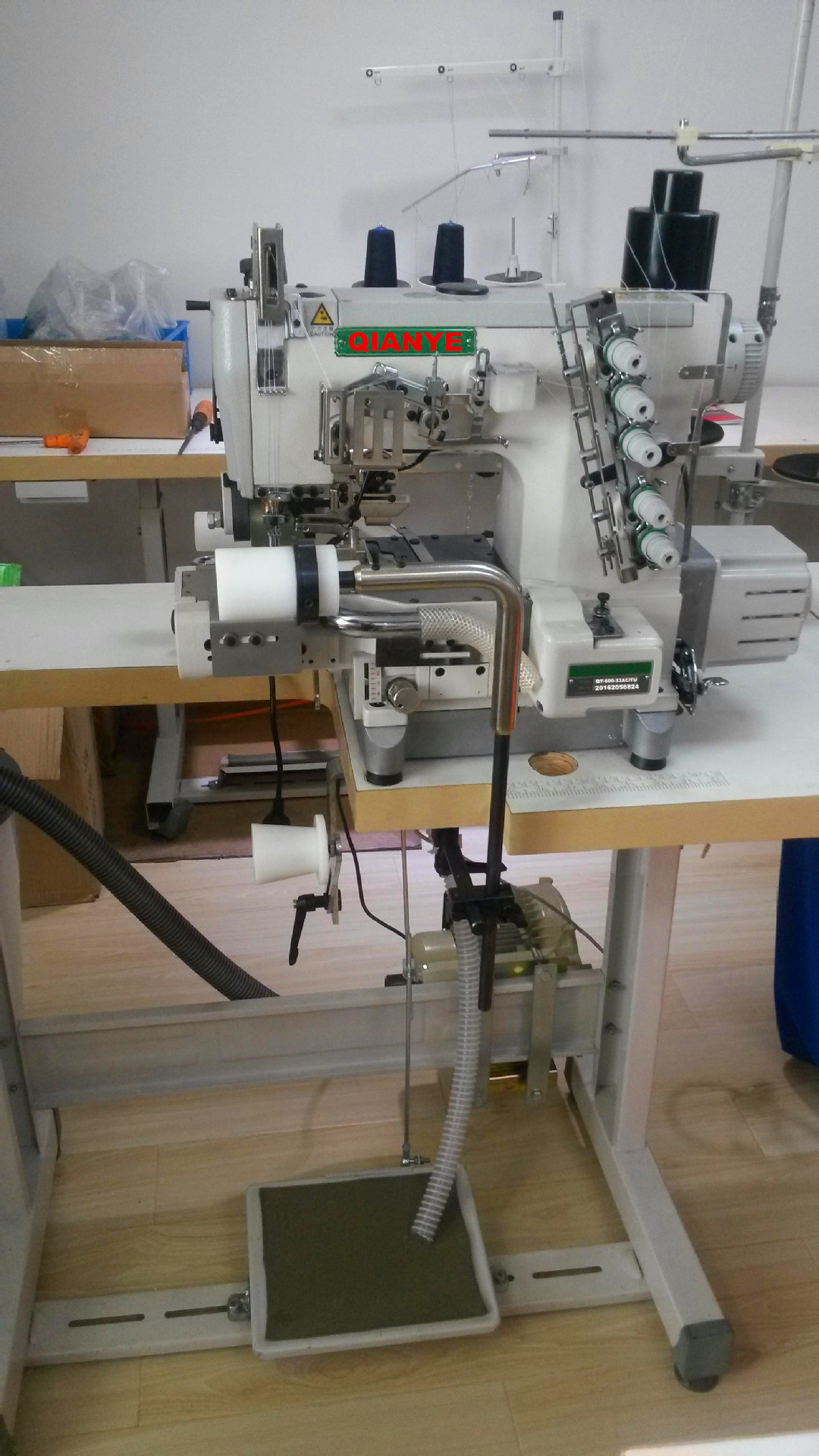 裤头机 明橡筋上腰机 600-33右刀三针五线小方头绷缝机 厂家直销