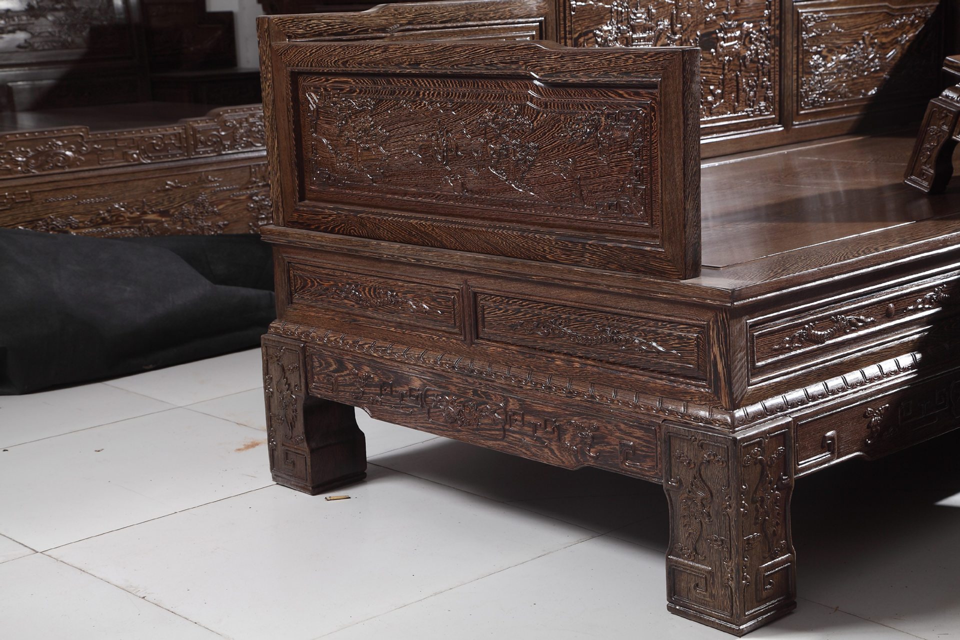 明清仿古茶室休闲雕花罗汉床 古典双人座罗汉床 鸡翅木罗汉床 - 家具