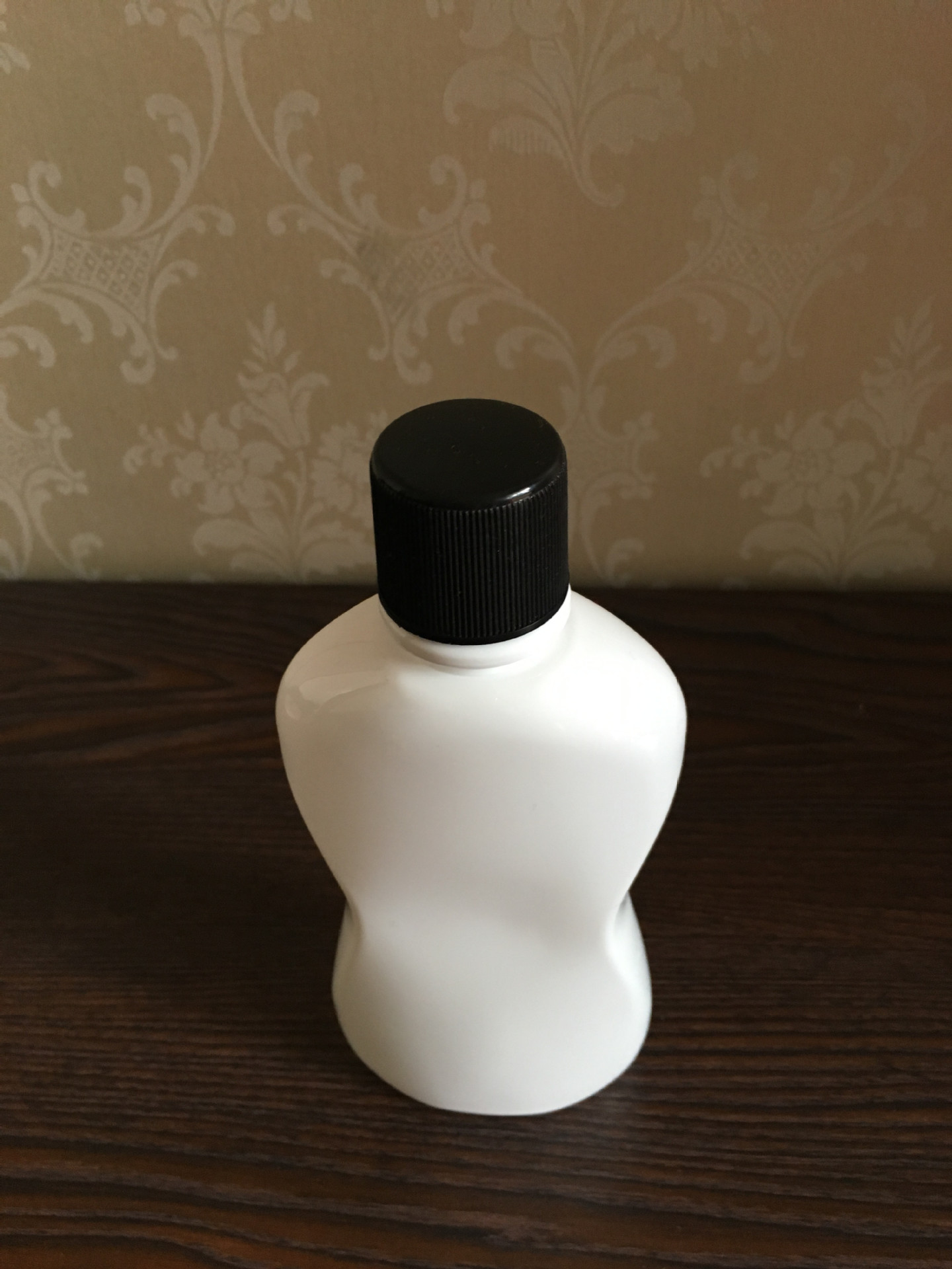 250ml普通盖旋盖瓶 扁瓶 空瓶 塑料瓶 水乳分装瓶