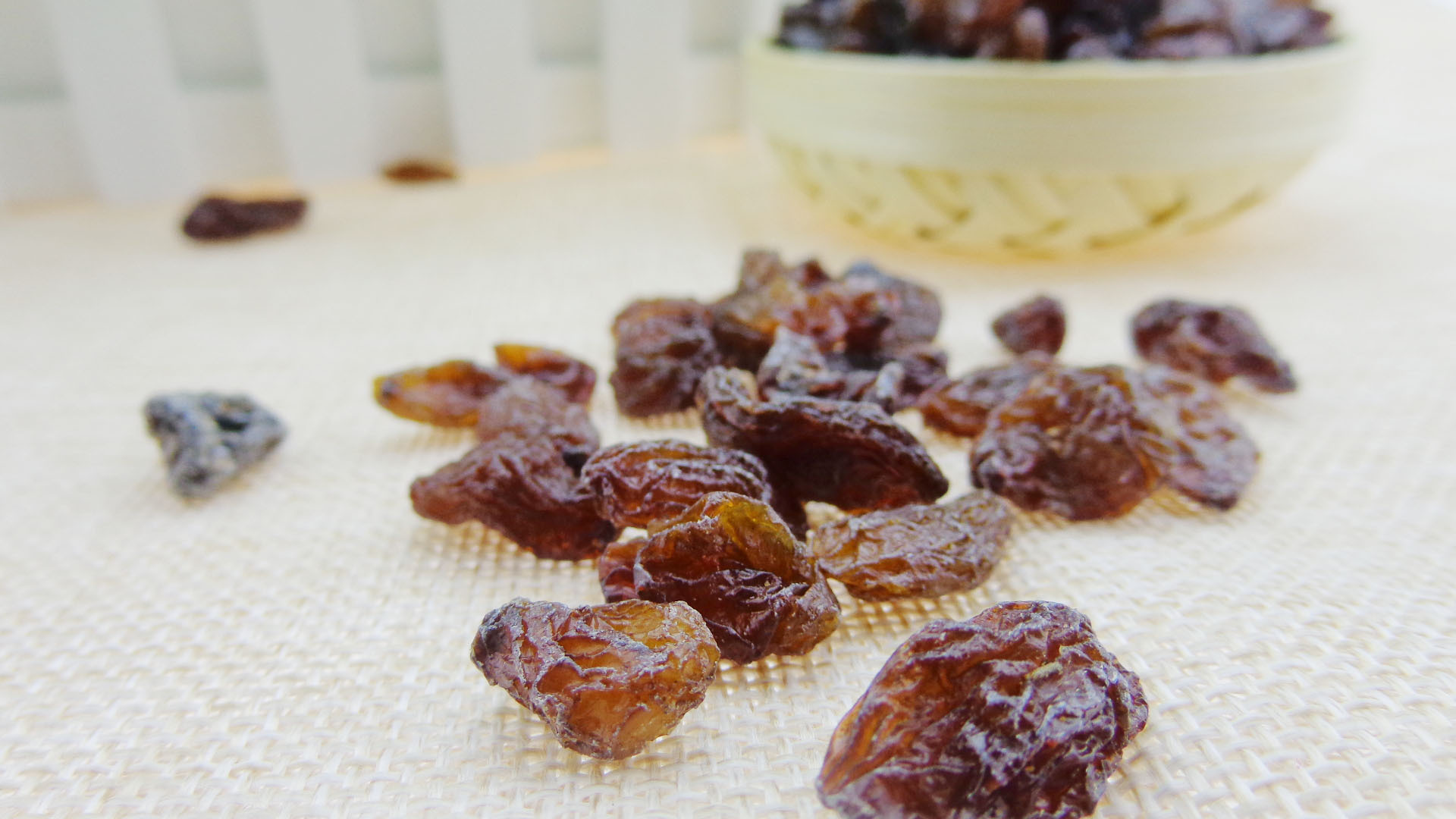 新疆特产奶油葡萄干批发 果干蜜饯散装葡萄干 休闲零食 5斤包邮