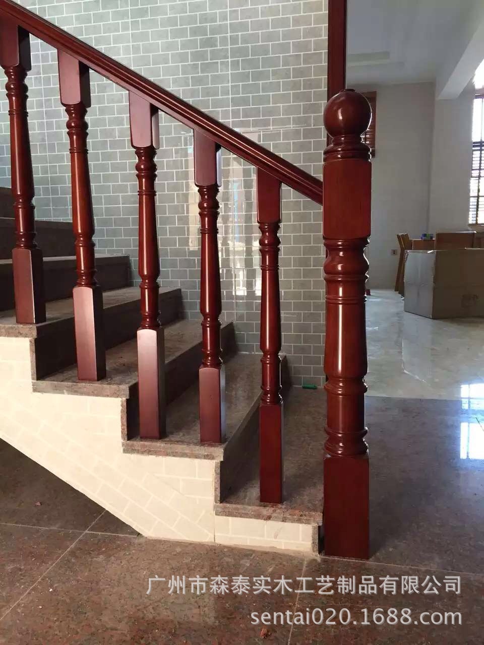 复式别墅家庭实木楼梯护栏 立柱实木扶手定制 楼梯护栏木楼梯栏杆