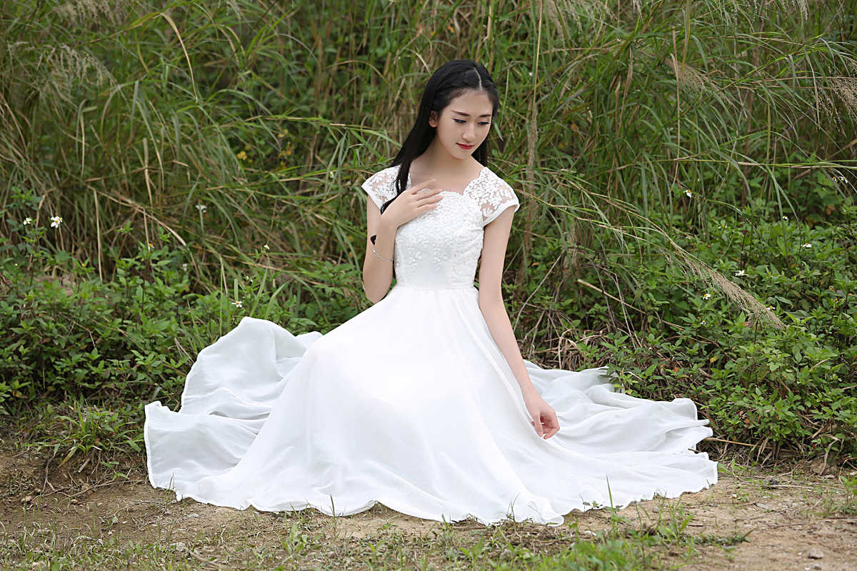 新款蕾丝拼接复古长裙女气质名价格质量 哪个牌子比较