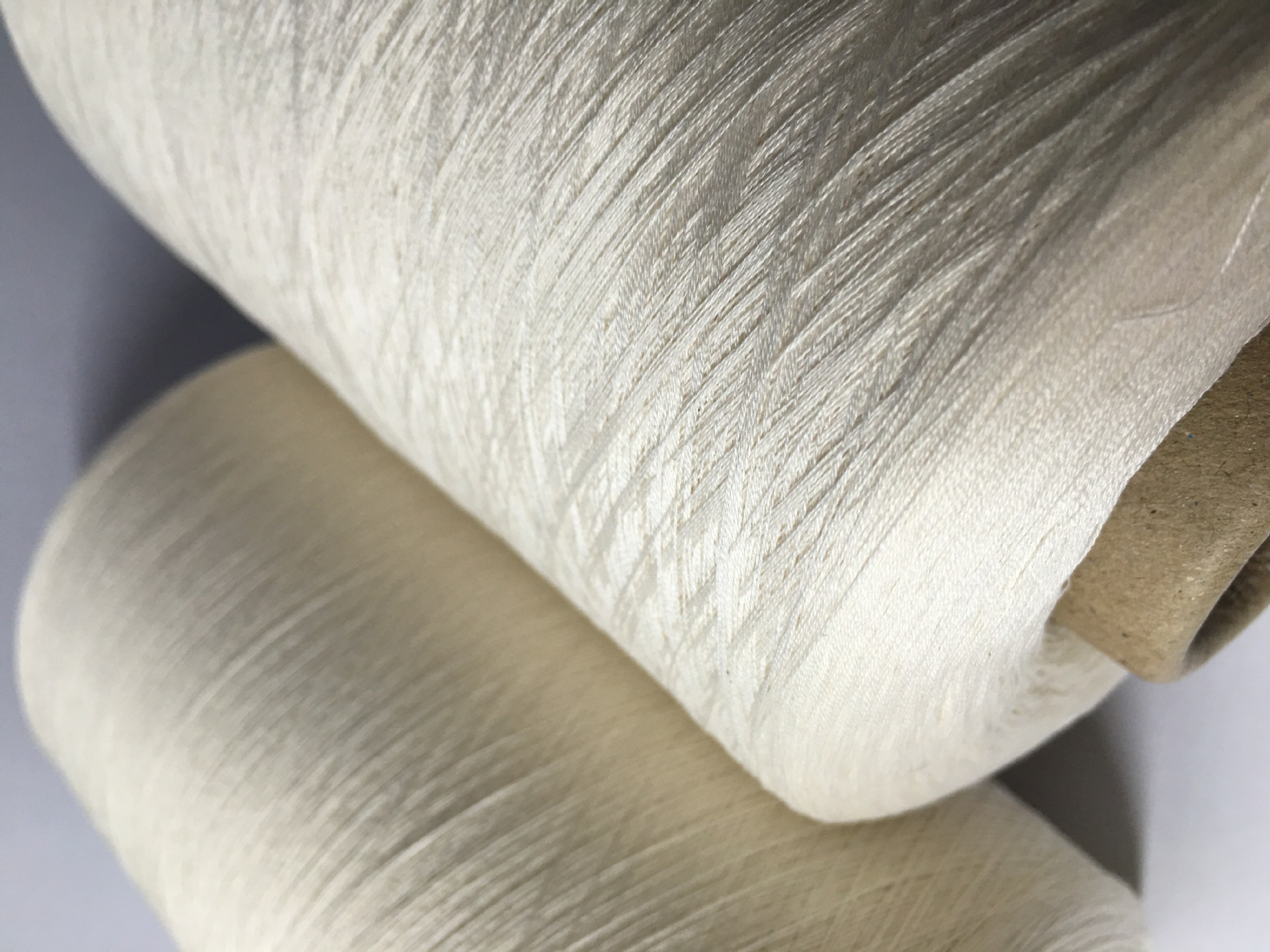 现货供丝光烧毛棉纱32支2股 烧毛丝光棉纱 32支 袜子专用