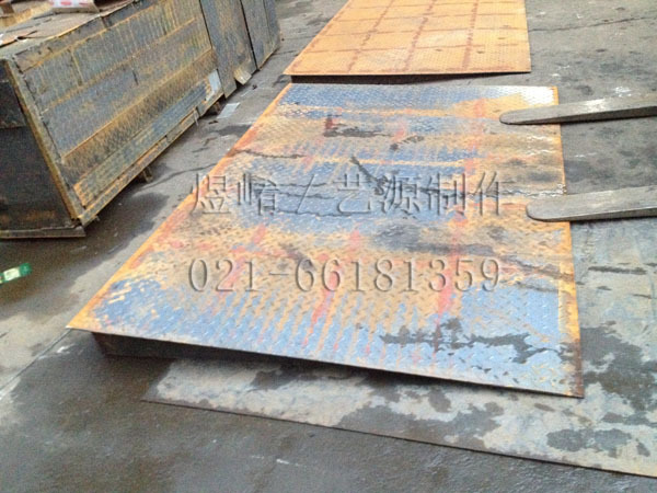 花纹板_q235专业加工 金属制品花纹钢板斜坡 简易平台防滑坡道-五阿哥