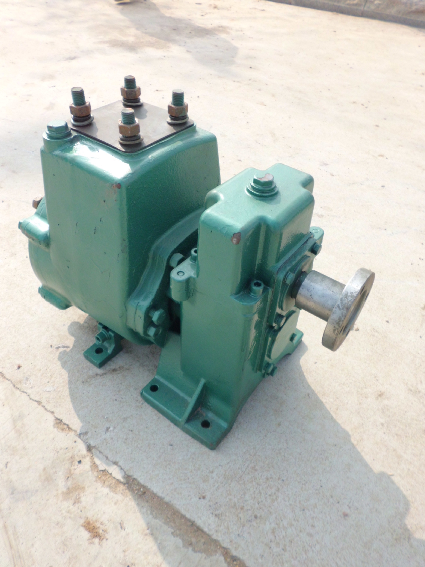 批发亿丰洒水泵 东风洒水车洒水泵 程力环卫车洒水泵 洗扫车洒水