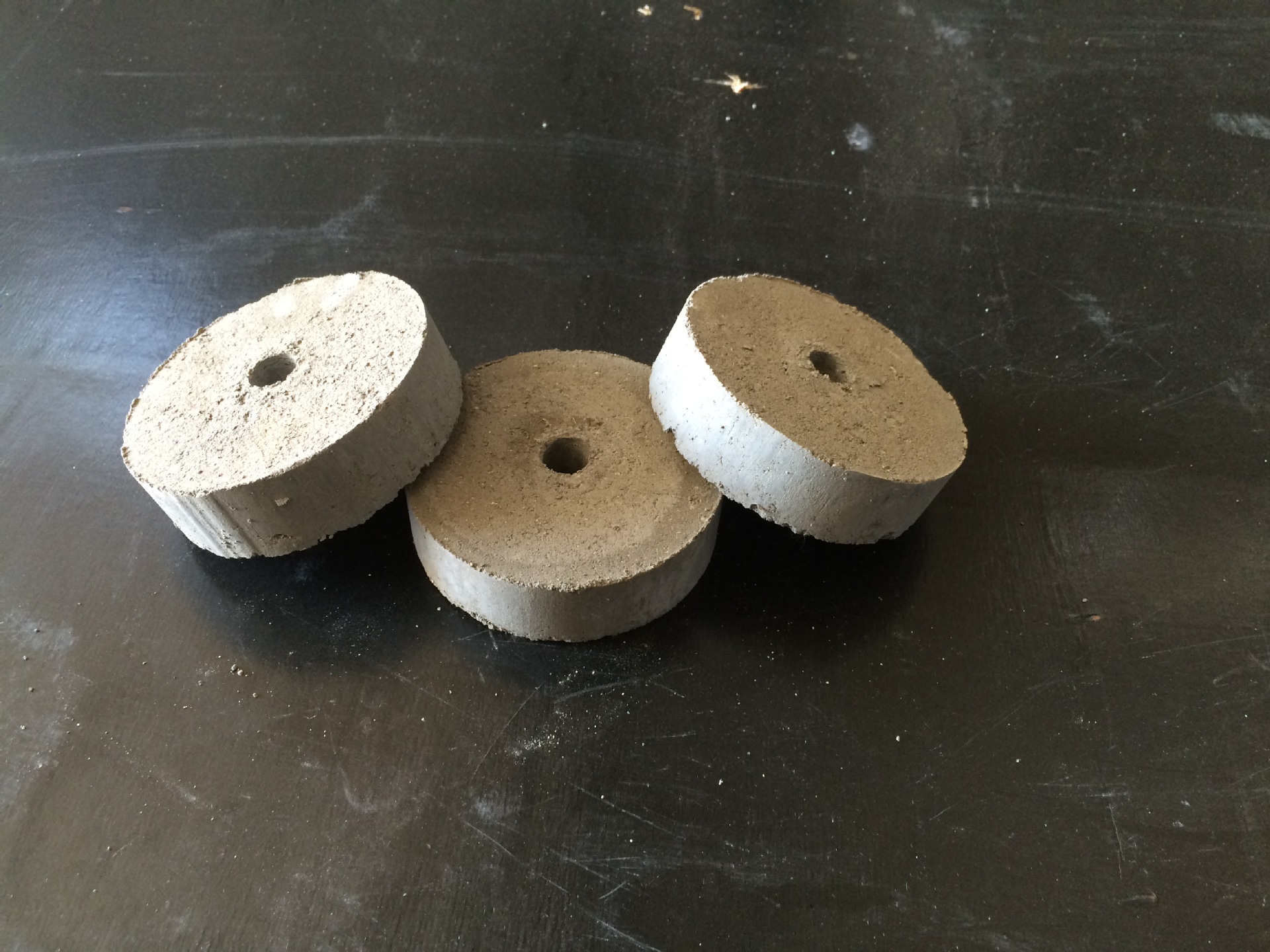 厂家定制建筑材料桥梁垫块 圆轮形垫块100-30-16抗震水泥垫块