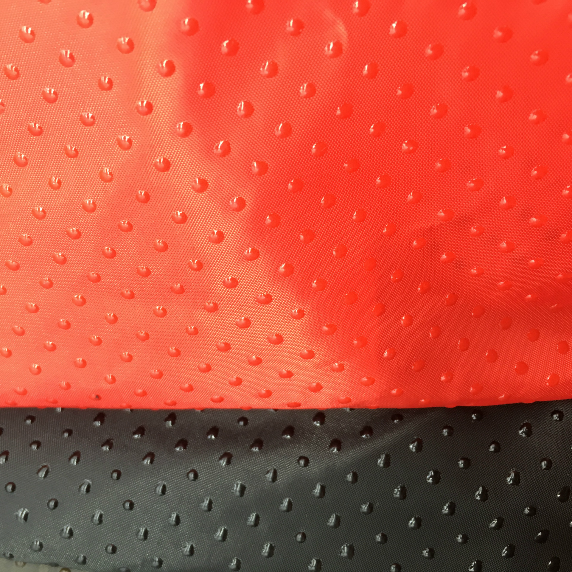 现货供应pvc止滑布宽幅滴塑布防滑床垫布汽车桌垫靠垫布厂家直销