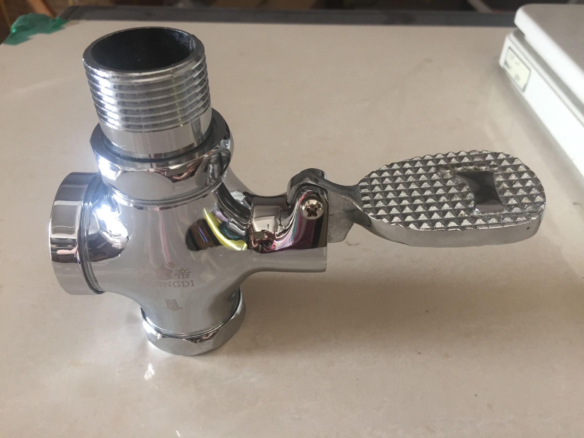 中帝全铜脚踏式冲洗阀脚踩冲水器大便池厕所蹲厕蹲便器四通冲水阀