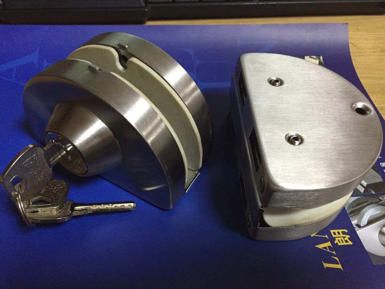 厂家直供002a半圆双开双门 不锈钢玻璃门锁 办公室中央锁