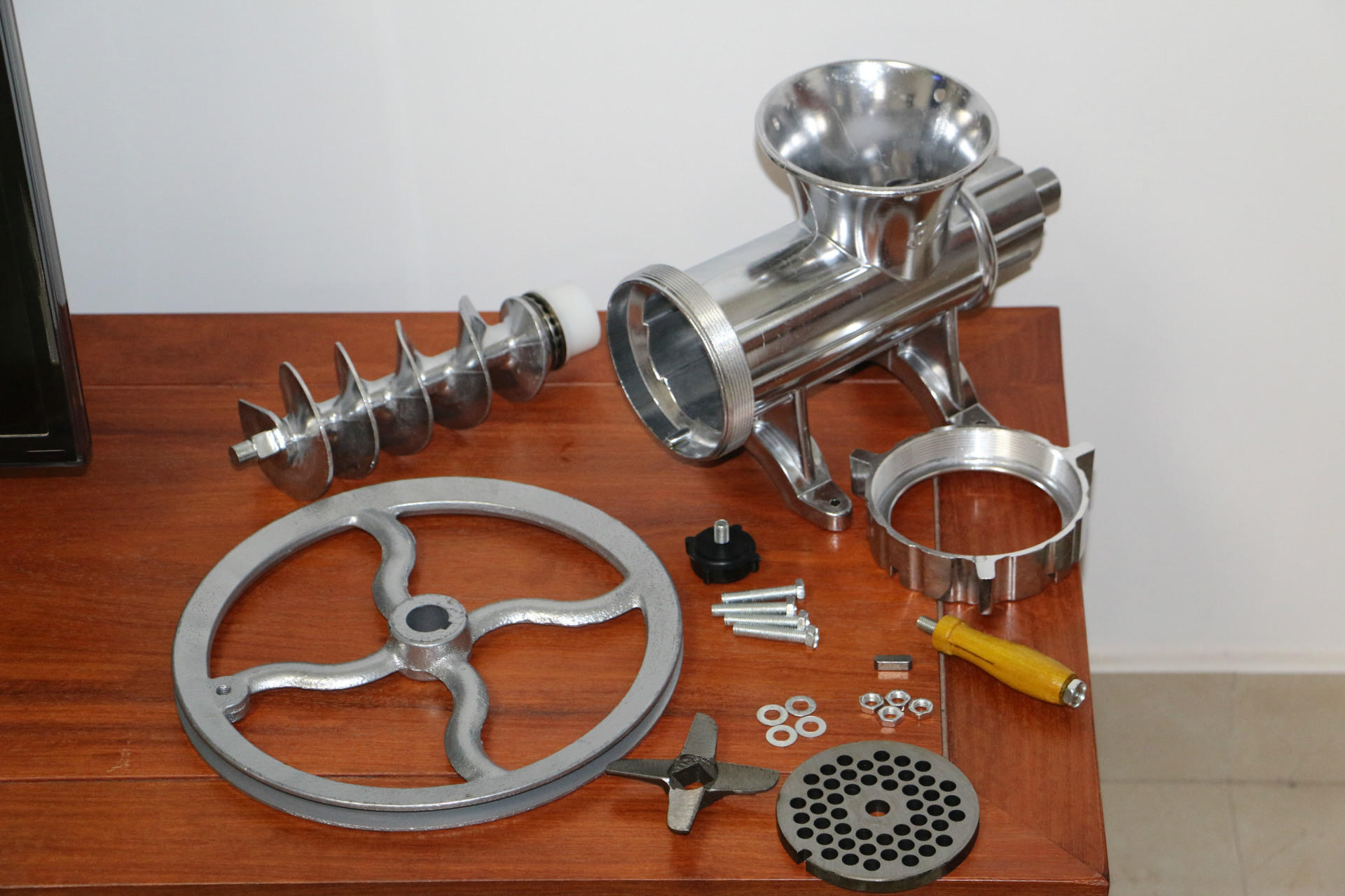 厂家直销出口32#手电两用绞肉机带轮铝合金绞肉机灌肠机