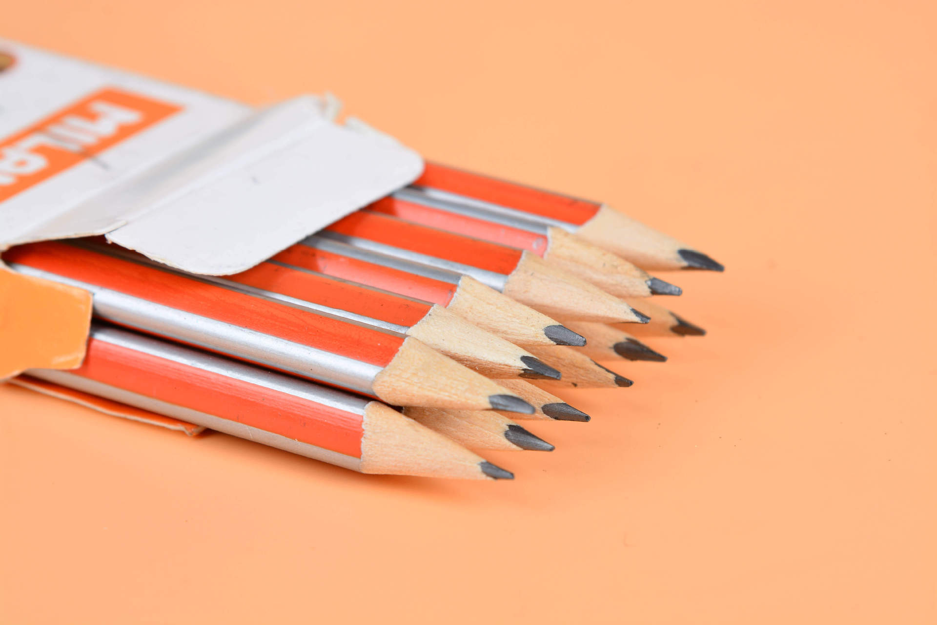 新款学生2b铅笔 彩杆盒装书写笔 学生文具素描铅笔抽条带橡皮铅笔