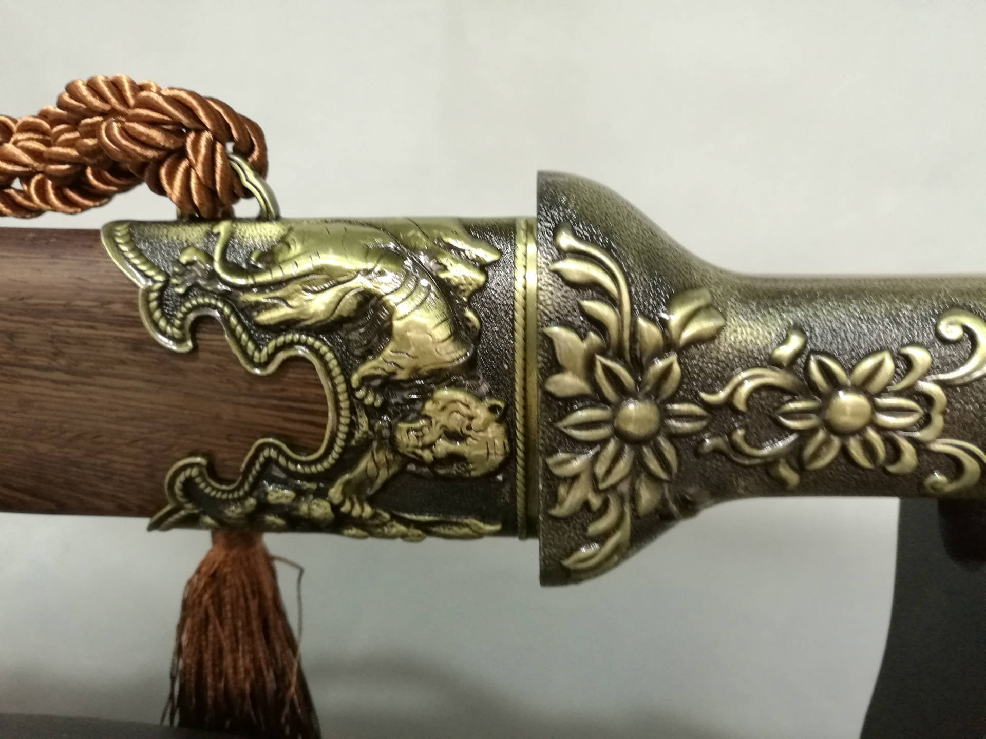 龙泉市刀宝剑 影视 蒙古弯鸡翅木 未开刃