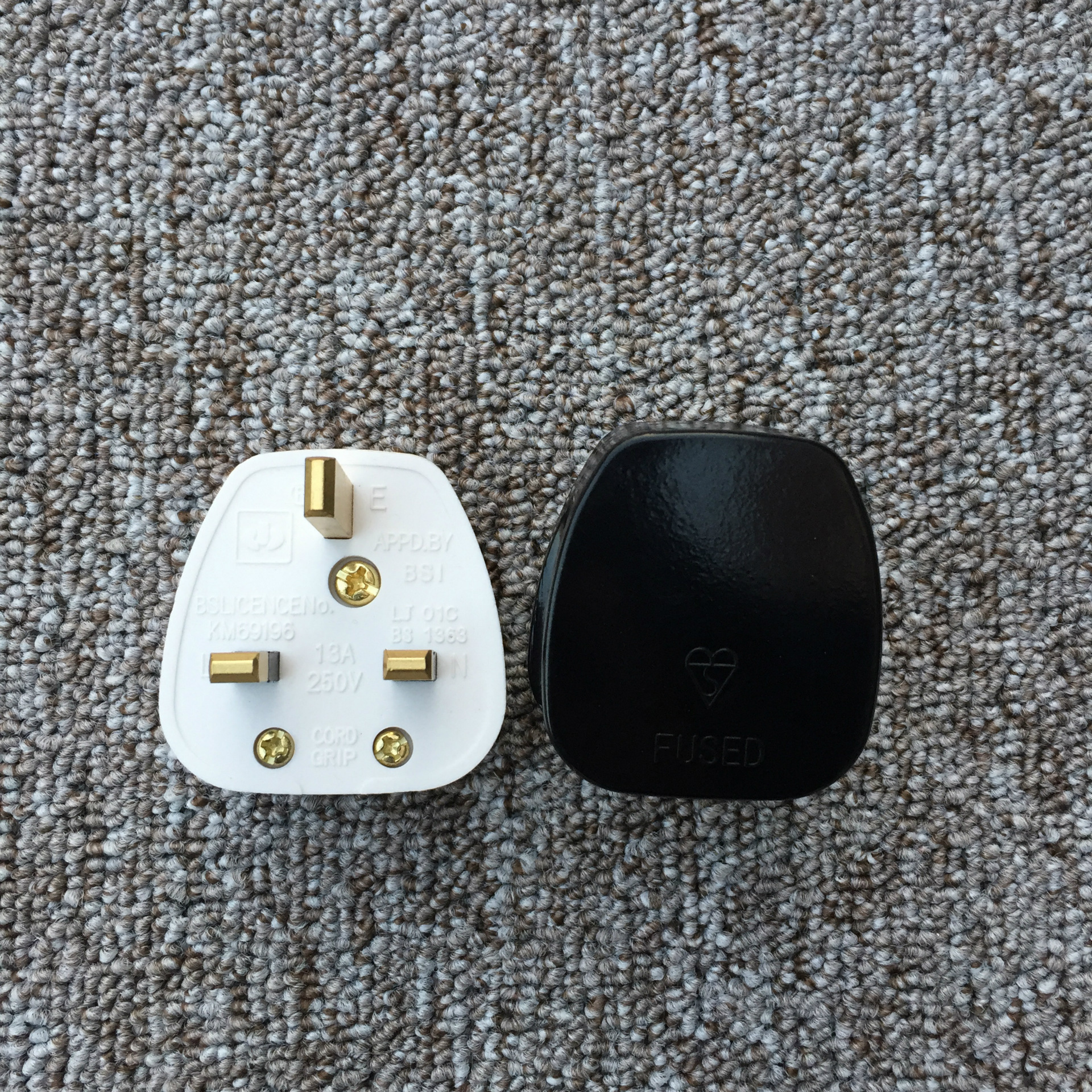 13a装配插头 电木胶木英式英标英规插头三脚方头带保险管工业接线