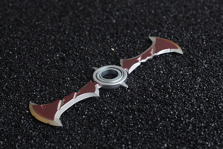 lol周边 德莱文旋转飞镖 武器模型道具