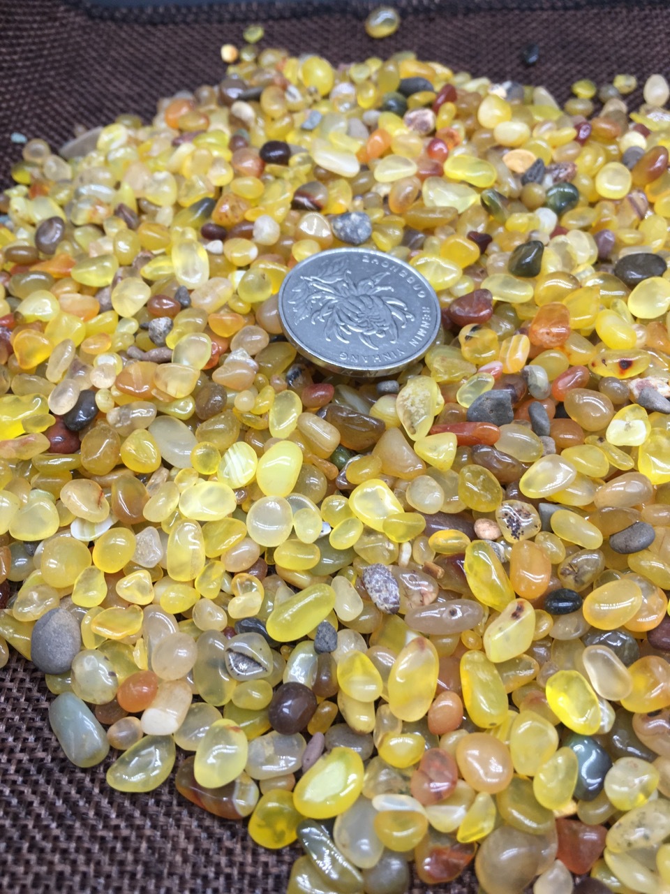 玛瑙碎石批发鱼缸花盆佛教**装潢材料