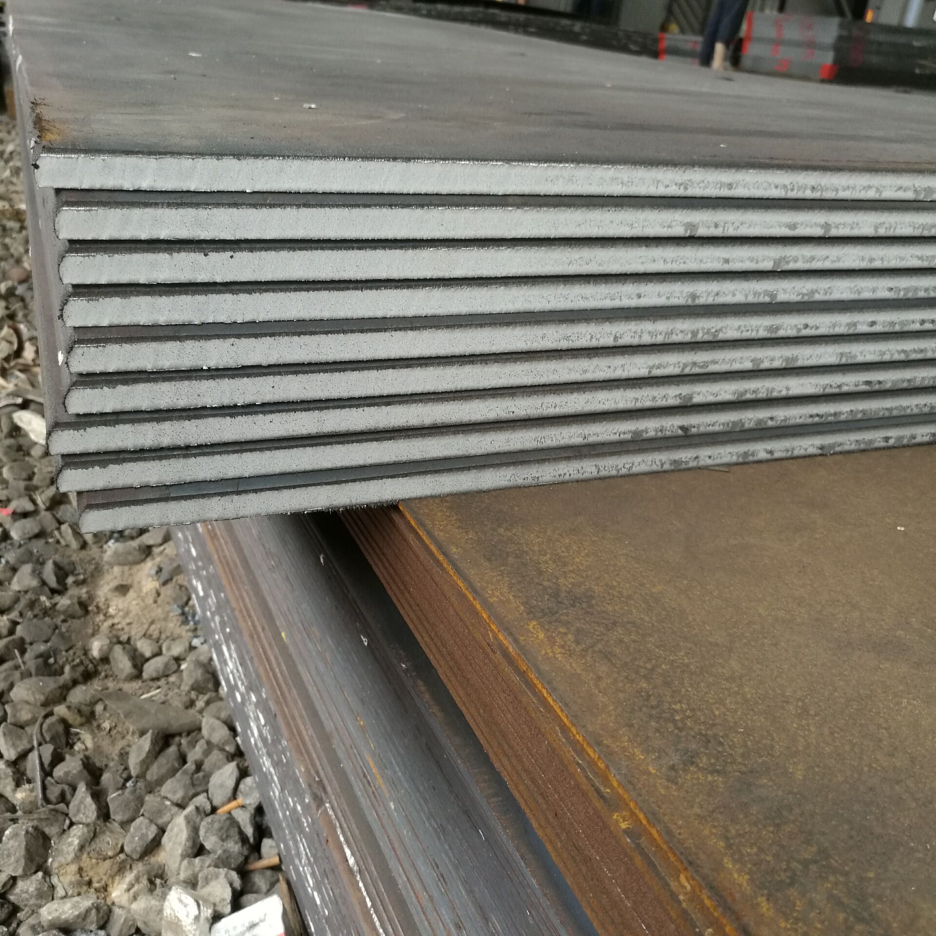 供应 钢板 中厚板 花纹板 q345b钢板 厚板可以开割零售