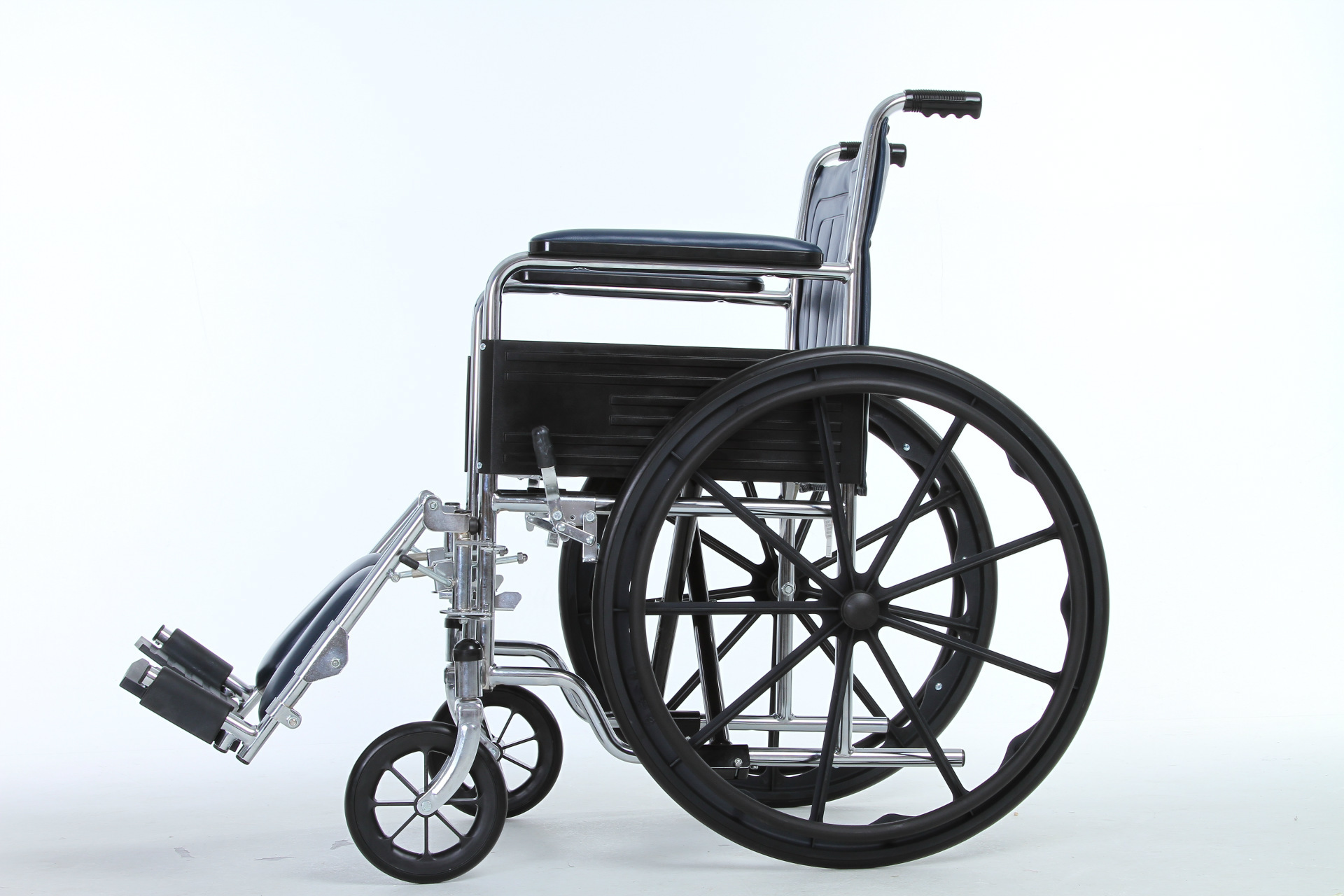 厂家直销,高强度轮椅 8寸活动实心轮 多角度万向轮可调节轮椅