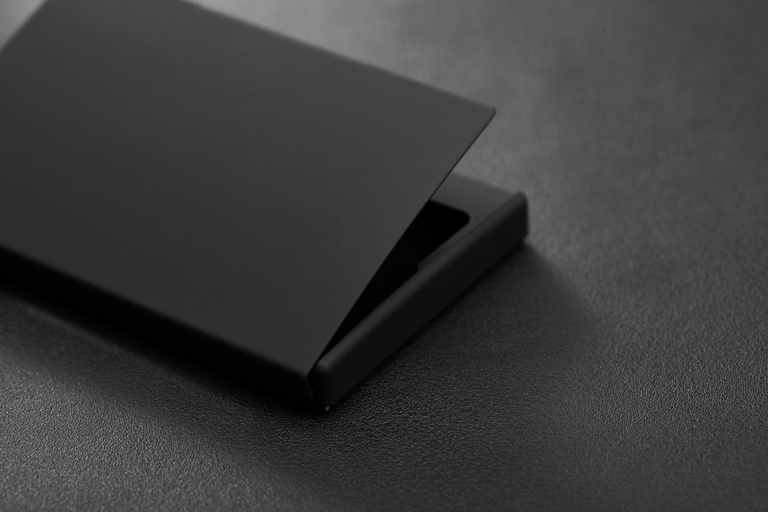 不锈钢名片盒商务礼品定制订制磨砂名片夹办公文批发 黑钛喷油