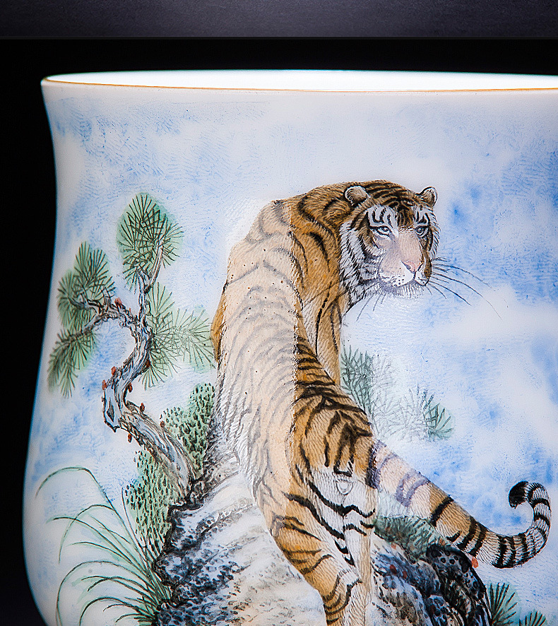 品茗杯景德镇陶瓷手绘粉彩《猛虎出山》个人杯全手工茶具功夫茶.