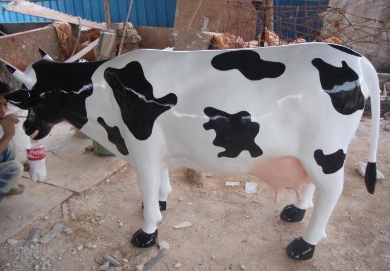 泡沫雕刻奶牛雕塑 (1)
