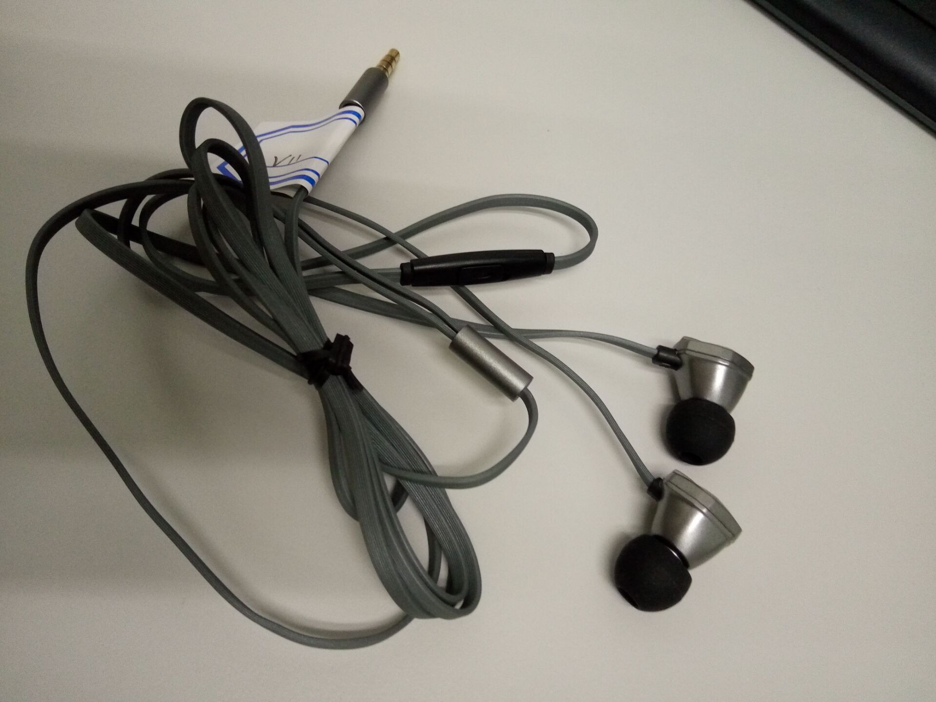 聆动新品 v11耳机 变形金刚耳机 扁线耳机 高档包装