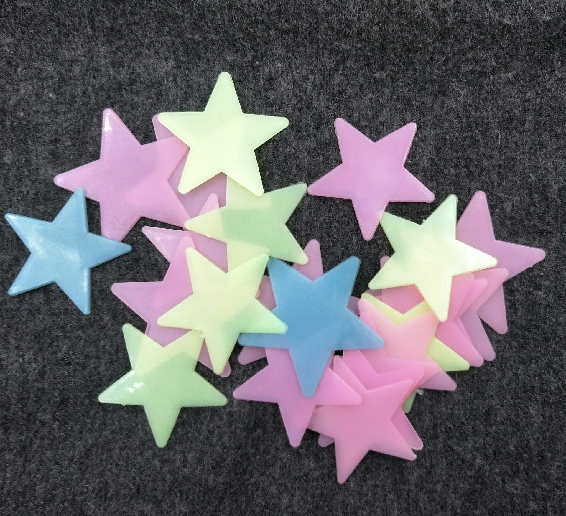 夜光星星夜光贴 卧室6.5cm夜光立体墙贴 时尚荧光塑料墙贴纸批发