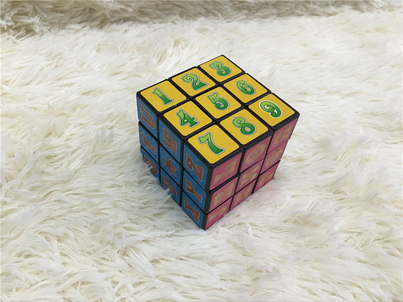 供应智力科教玩具 6cm数字字母魔方 开发智力玩具 h081787