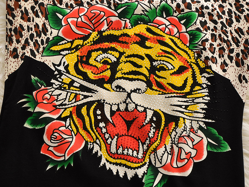 供应豹纹个性潮牌老虎头印花烫钻纯棉休闲套装女运动套装圆领