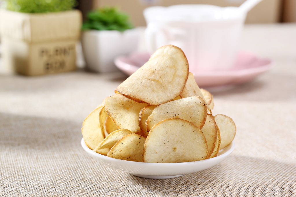 新品 印度尼西亚进口 金刚烧烤味木薯片60g 休闲食品 香脆美味